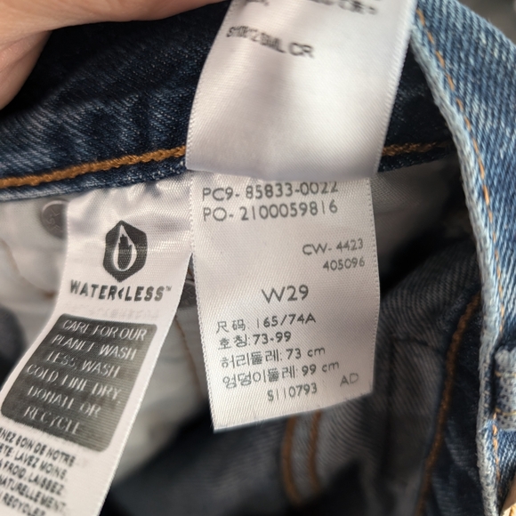 Levi's Women's Blue Jean Shorts - Picture 7 of 7